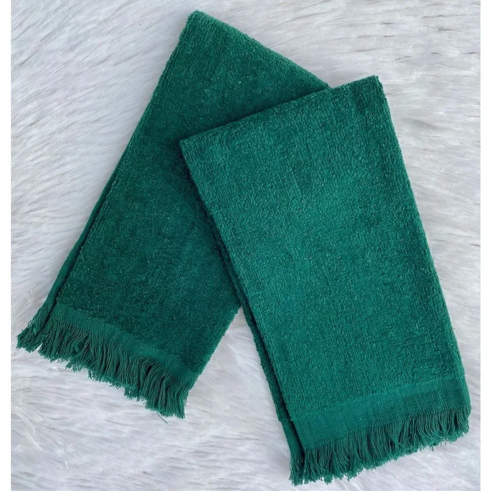 NWOT Christmas Holiday 2 PC Vintage Green Embroidered Bird Hand Towels